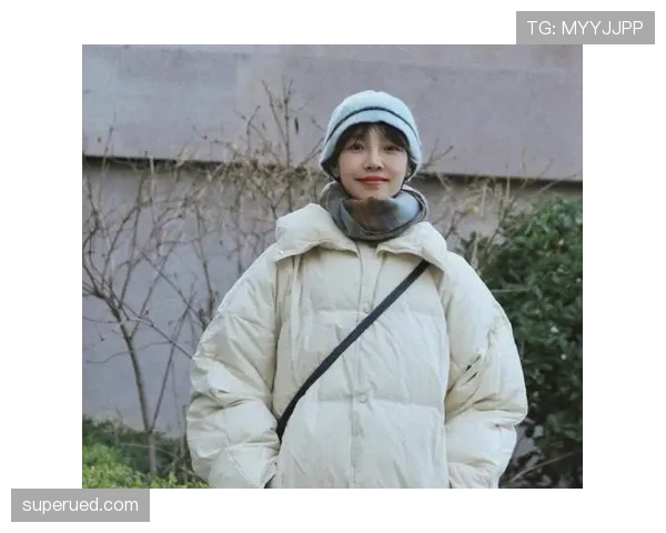 张博恒领奖台上像流量小生，私下拎塑料袋买菜的样子竟然这么反差，笑喷了